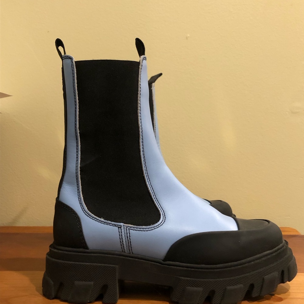 Size 37 Ganni blue boots in original box and bag